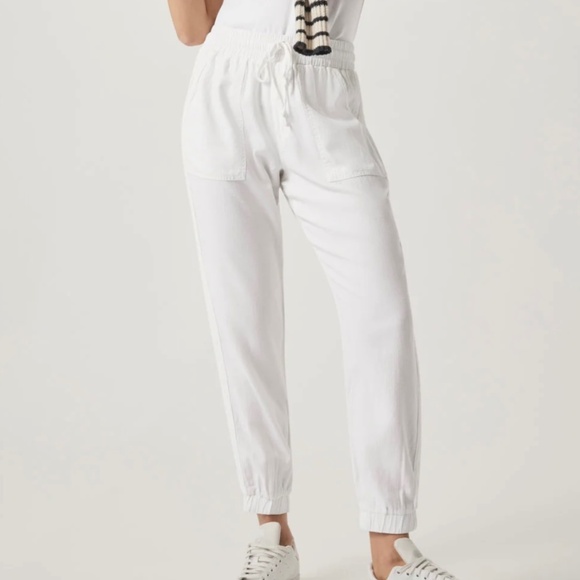 Splendid lakeside jogger  WHITE - Picture 1 of 5